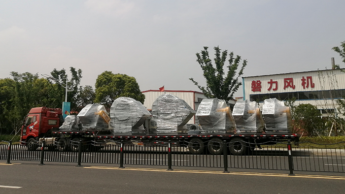 风机厂家:苏州QG刮刮乐专车运送八台洛阳离心通风机